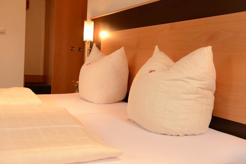 Hotel Moselterrasse Ediger-Eller Εξωτερικό φωτογραφία